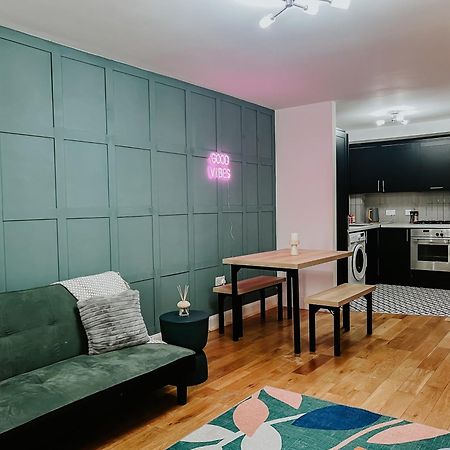 Whitehall Square Apartments- Queen'S Quarters Белфаст Экстерьер фото