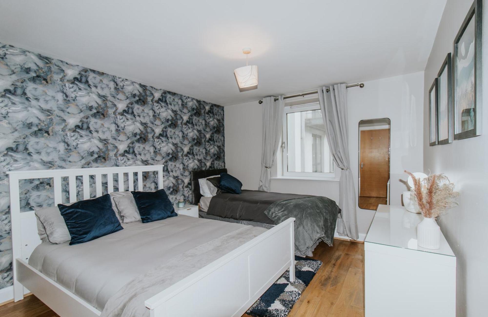 Whitehall Square Apartments- Queen'S Quarters Белфаст Экстерьер фото