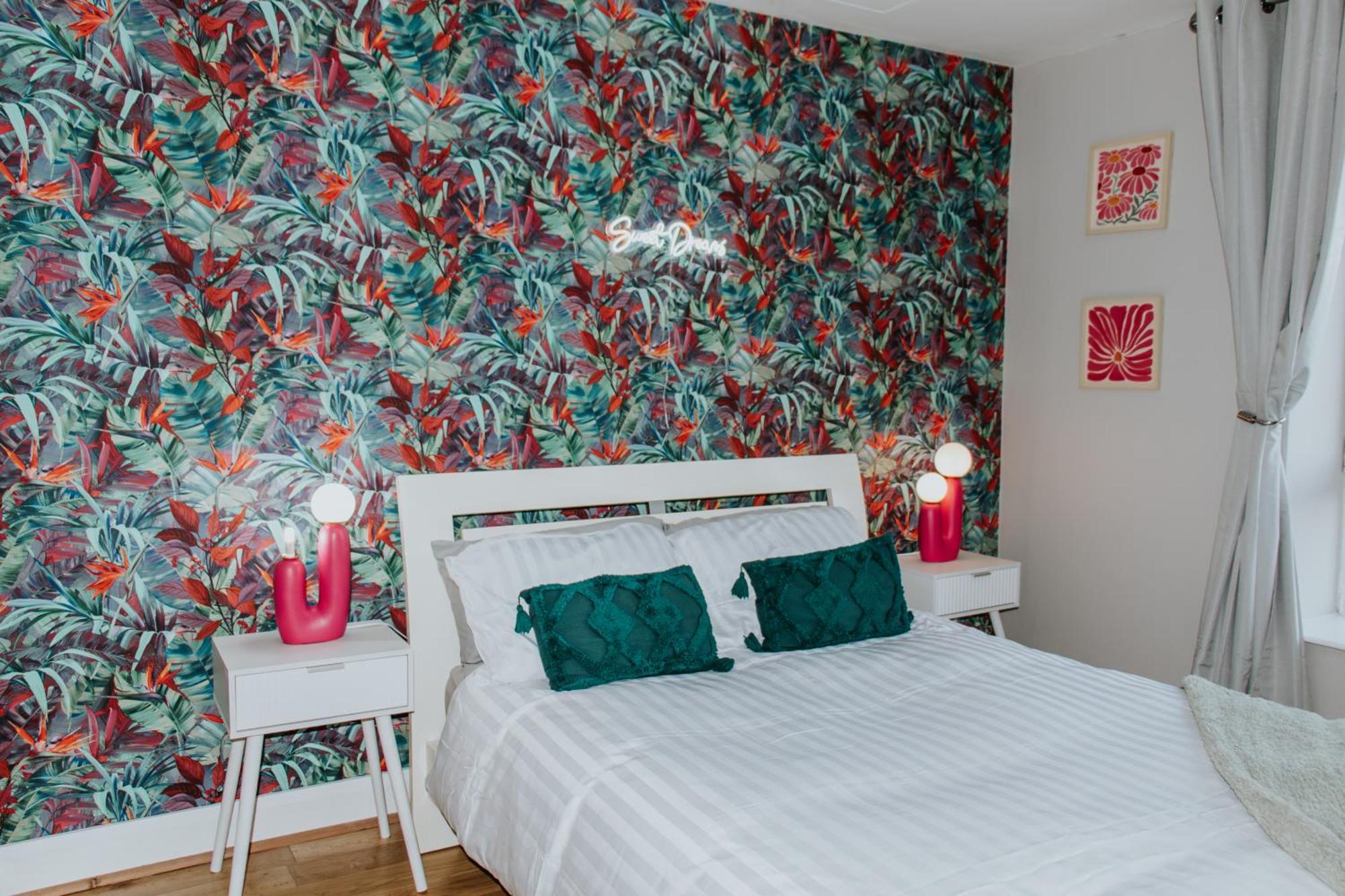 Whitehall Square Apartments- Queen'S Quarters Белфаст Экстерьер фото