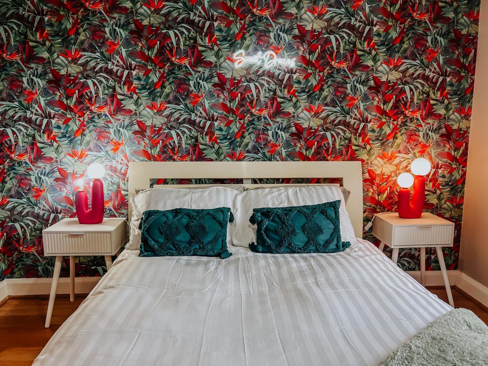 Whitehall Square Apartments- Queen'S Quarters Белфаст Экстерьер фото